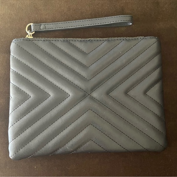 ASOS Design Quilted Zip Top Clutch Bag - Picture 4 of 11